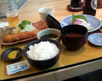 まるは食堂.jpg