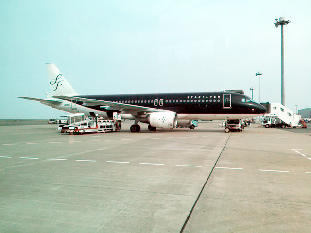 6_13黒い飛行機.jpg