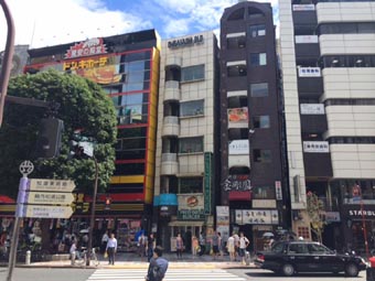 8.04月-暑い道玄坂.jpg